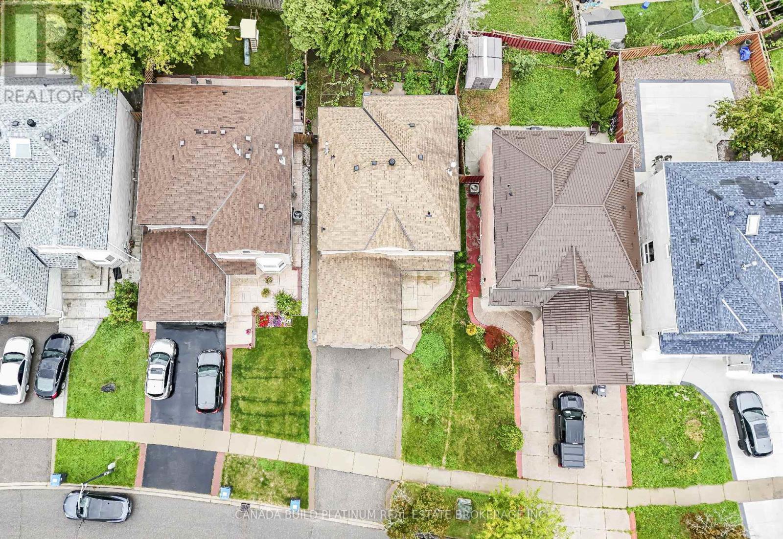 71 Ravenswood Drive, Brampton, Ontario  L6Y 4A1 - Photo 6 - W12507798