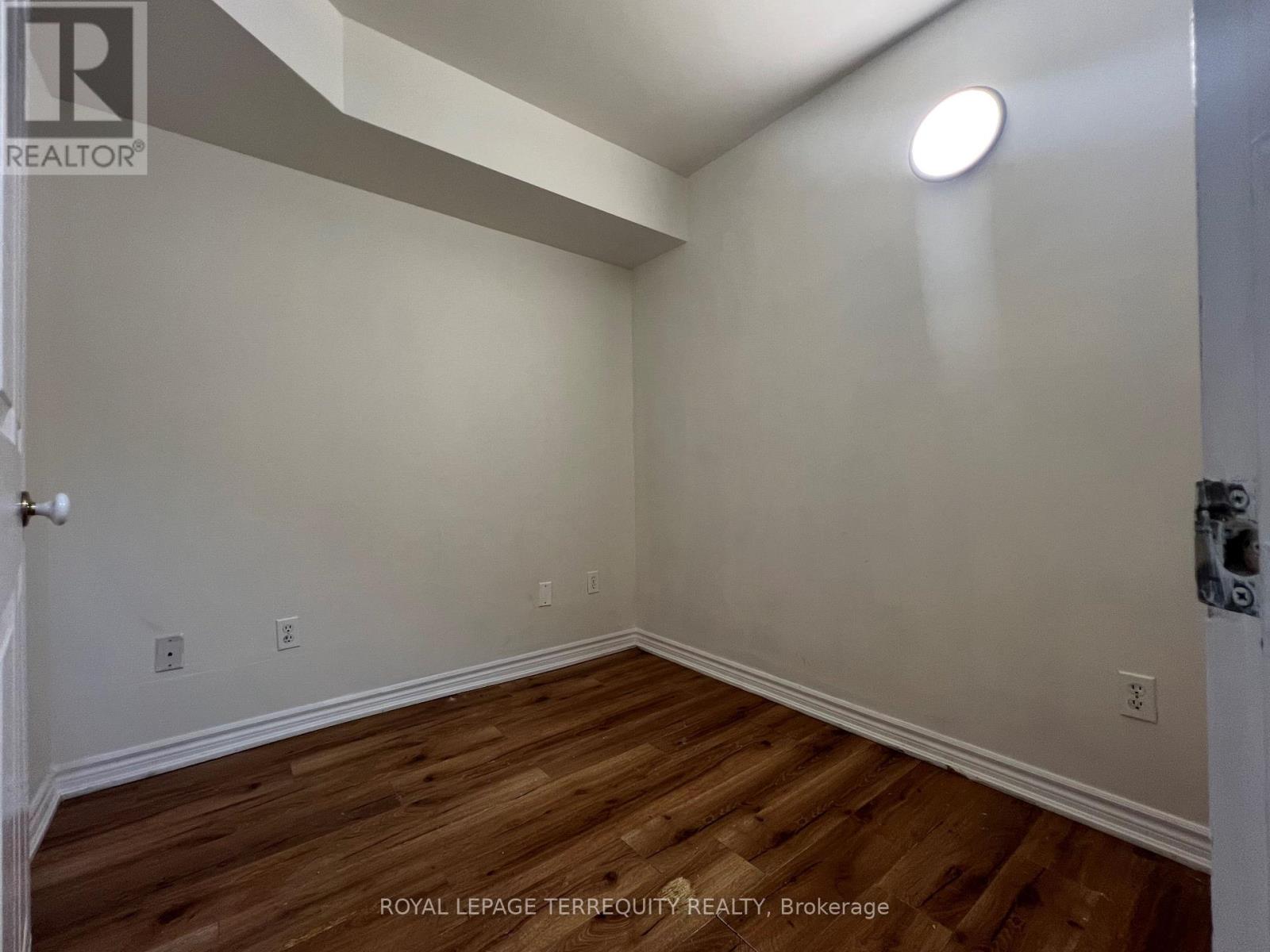 1055 - 95 George Appleton Way, Toronto, Ontario  M3M 0A2 - Photo 5 - W12507822