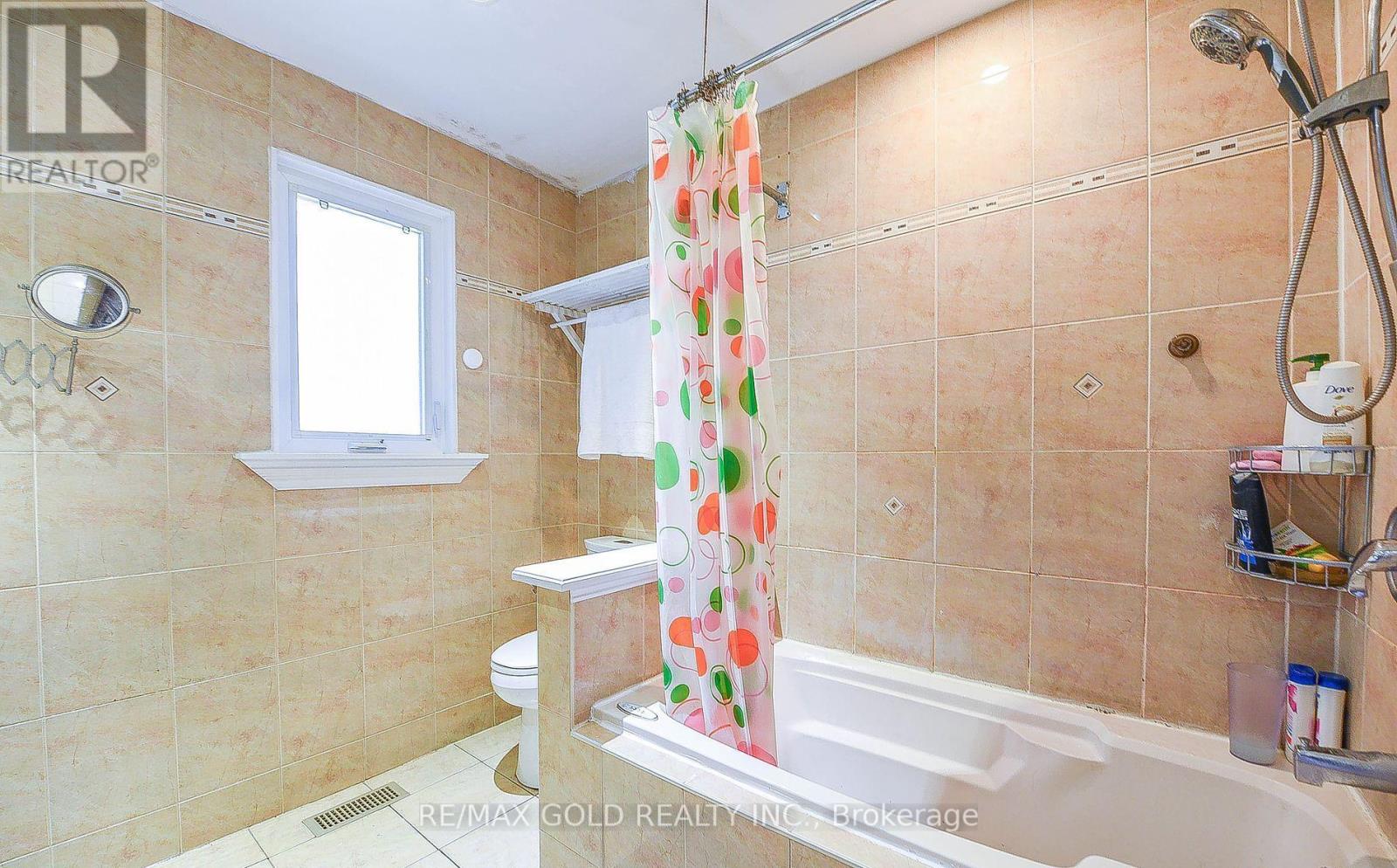 13 Foster Road, Mississauga, Ontario  L4T 1C3 - Photo 17 - W12507850