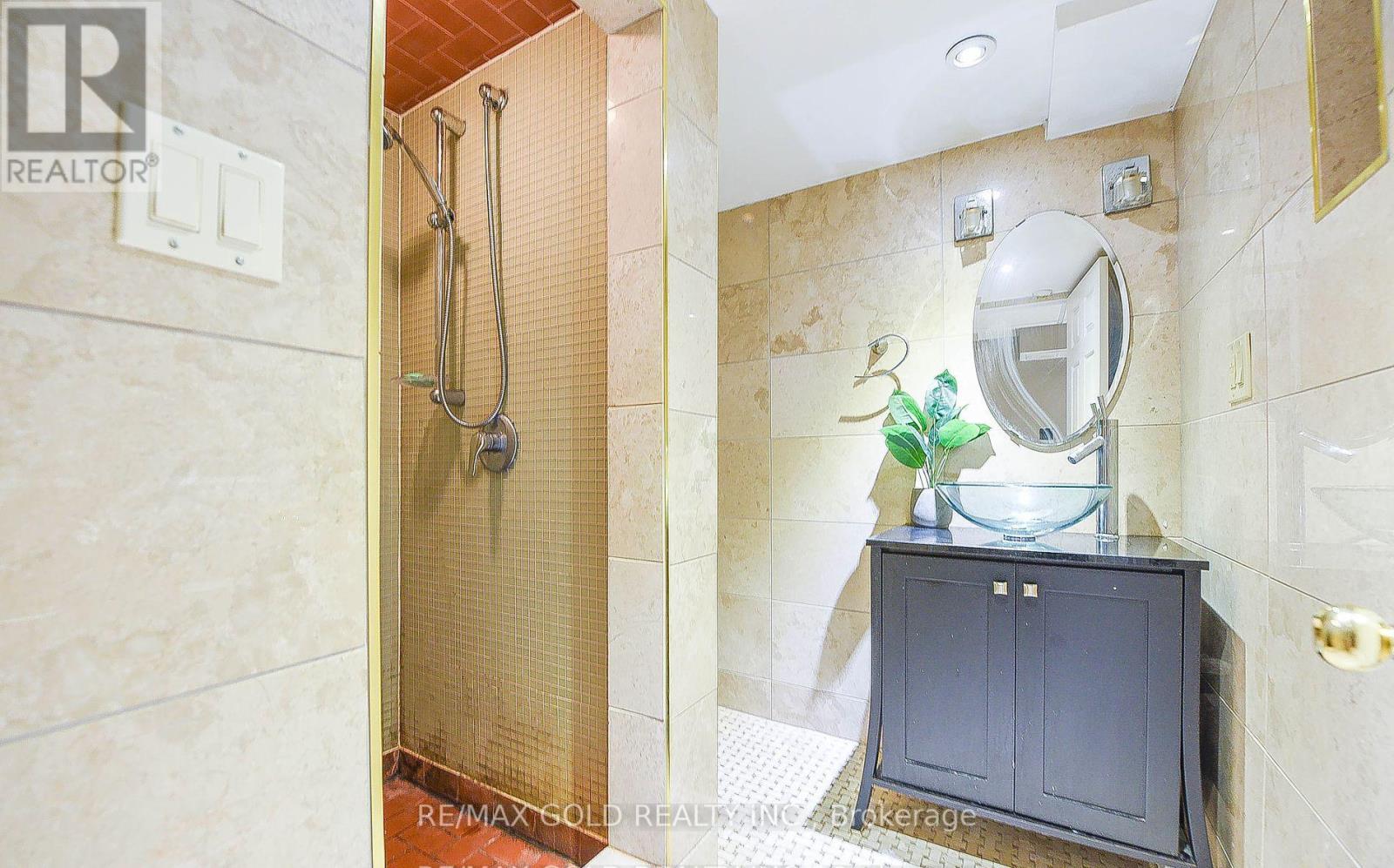 13 Foster Road, Mississauga, Ontario  L4T 1C3 - Photo 28 - W12507850