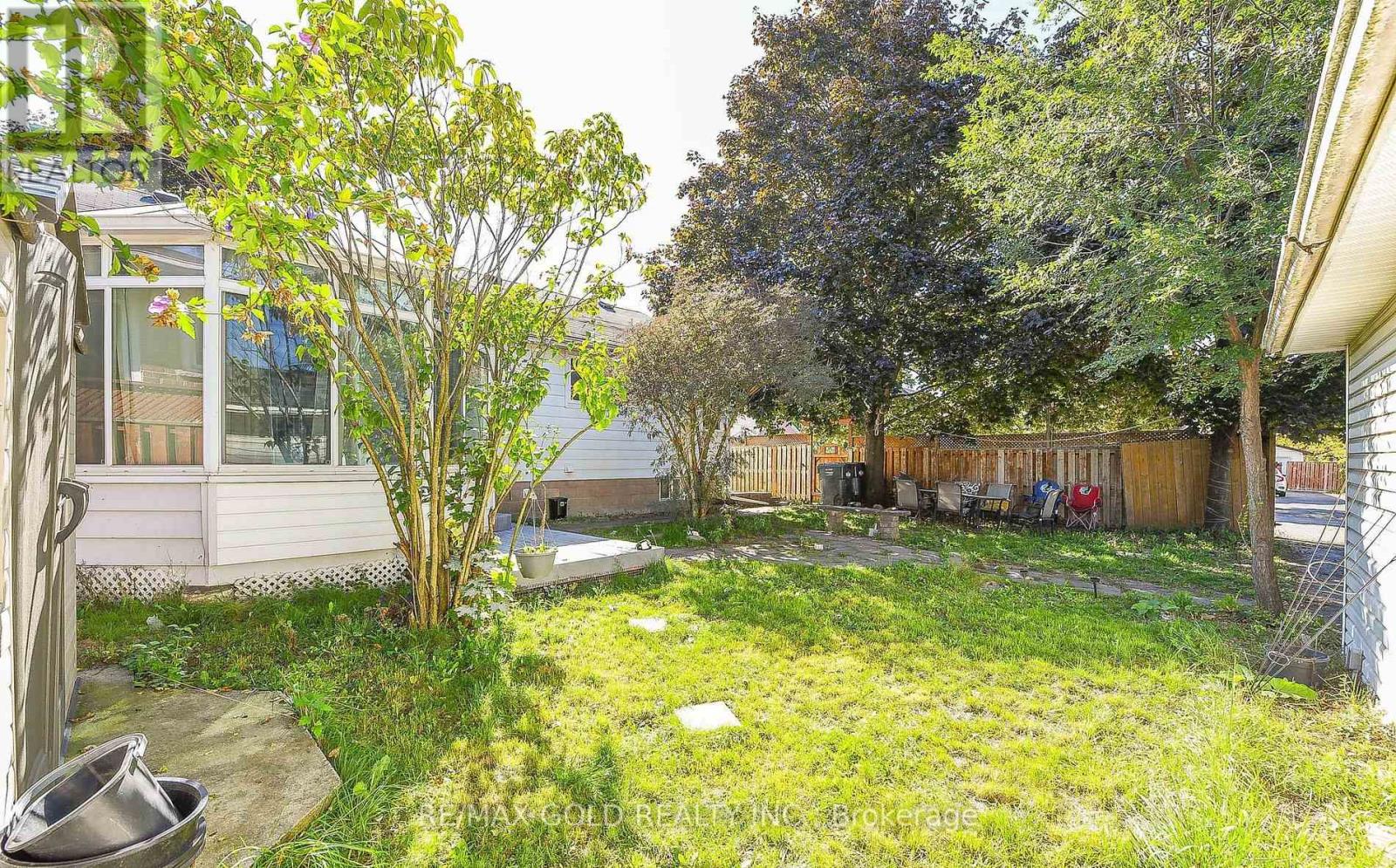 13 Foster Road, Mississauga, Ontario  L4T 1C3 - Photo 39 - W12507850