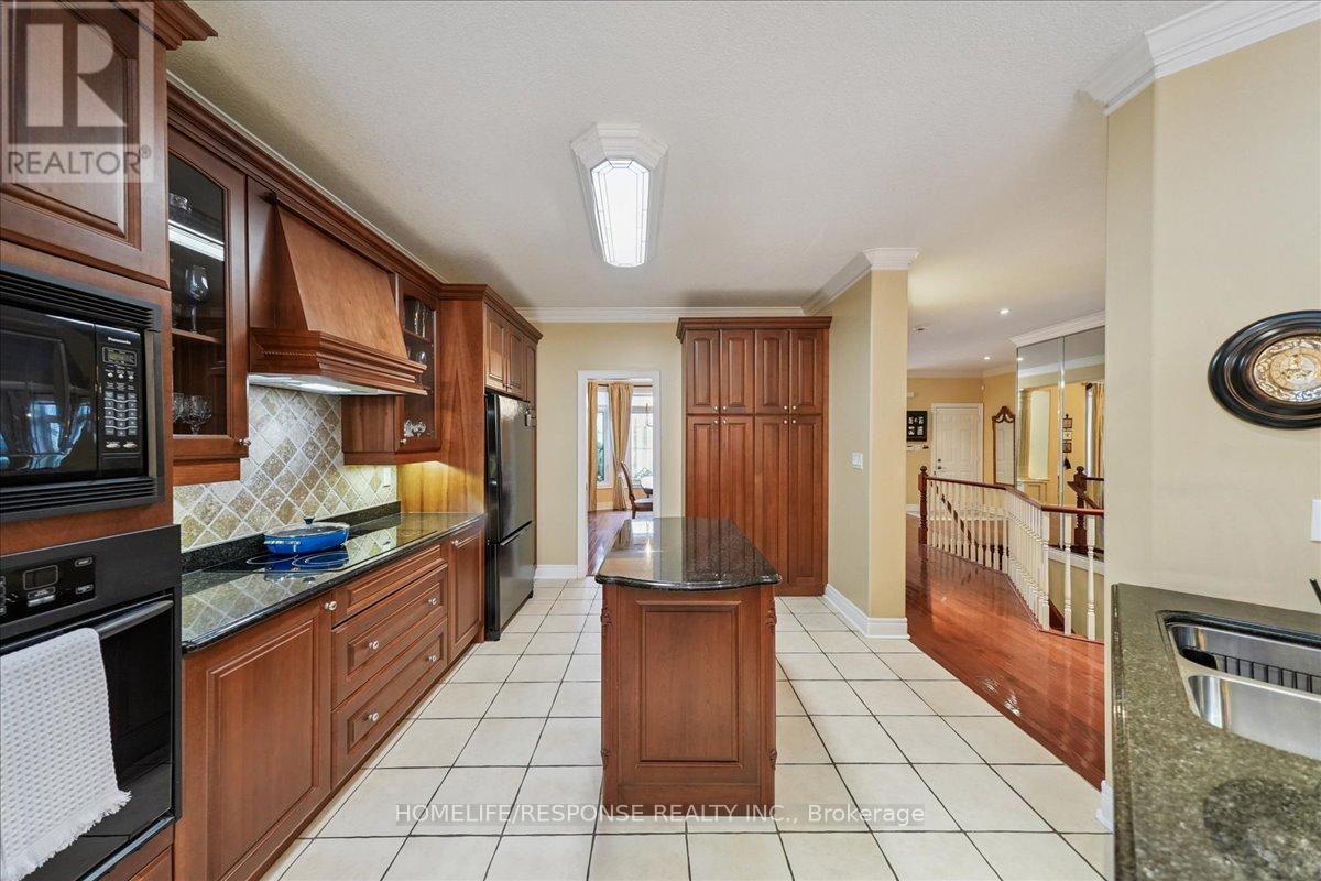 17 Mcnutt Street, Brampton, Ontario  L6Y 5L3 - Photo 11 - W12507892