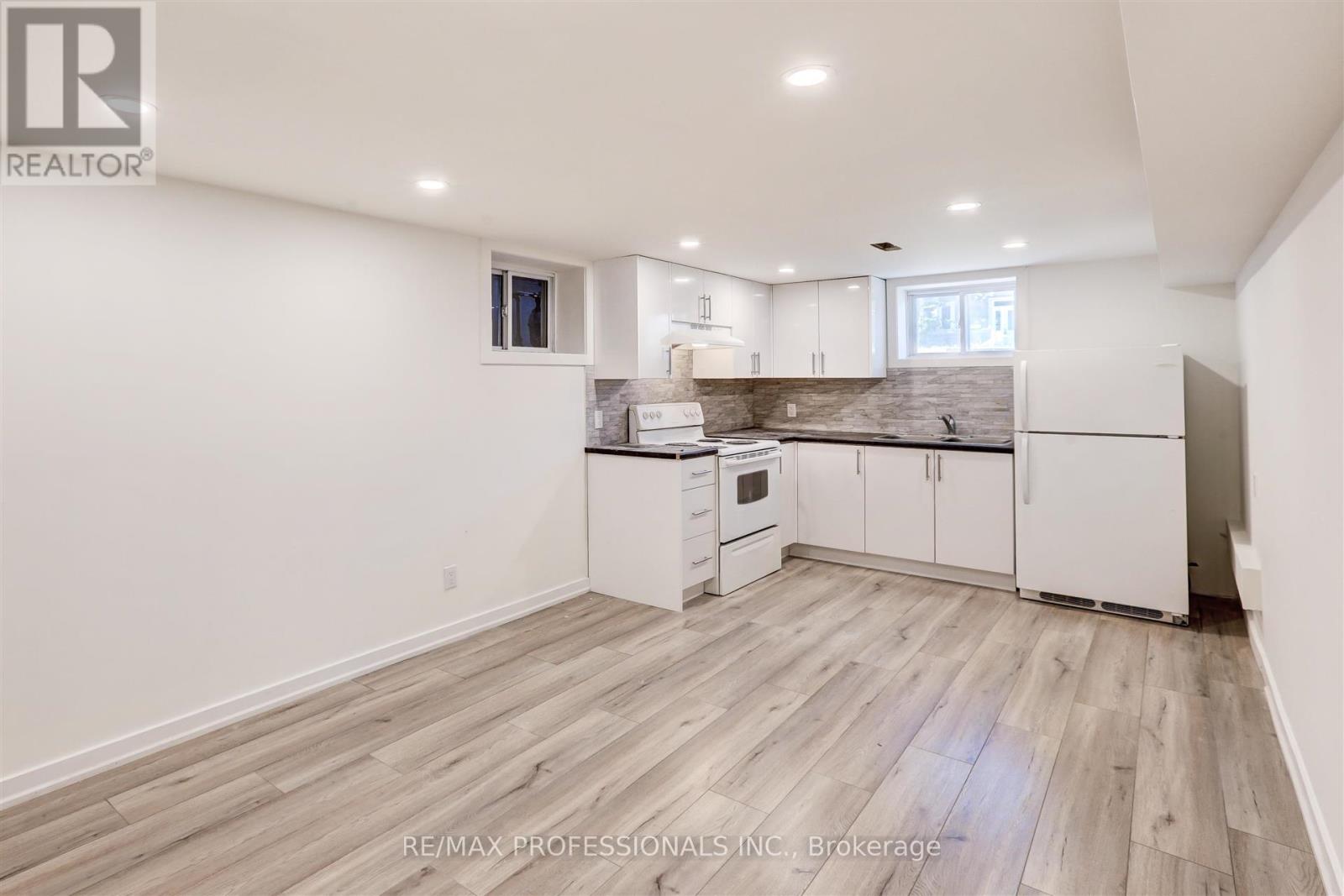 Bsmt - 24 Chryessa Avenue, Toronto (Rockcliffe-Smythe), Ontario  M6N 4T5 - Photo 2 - W12507926