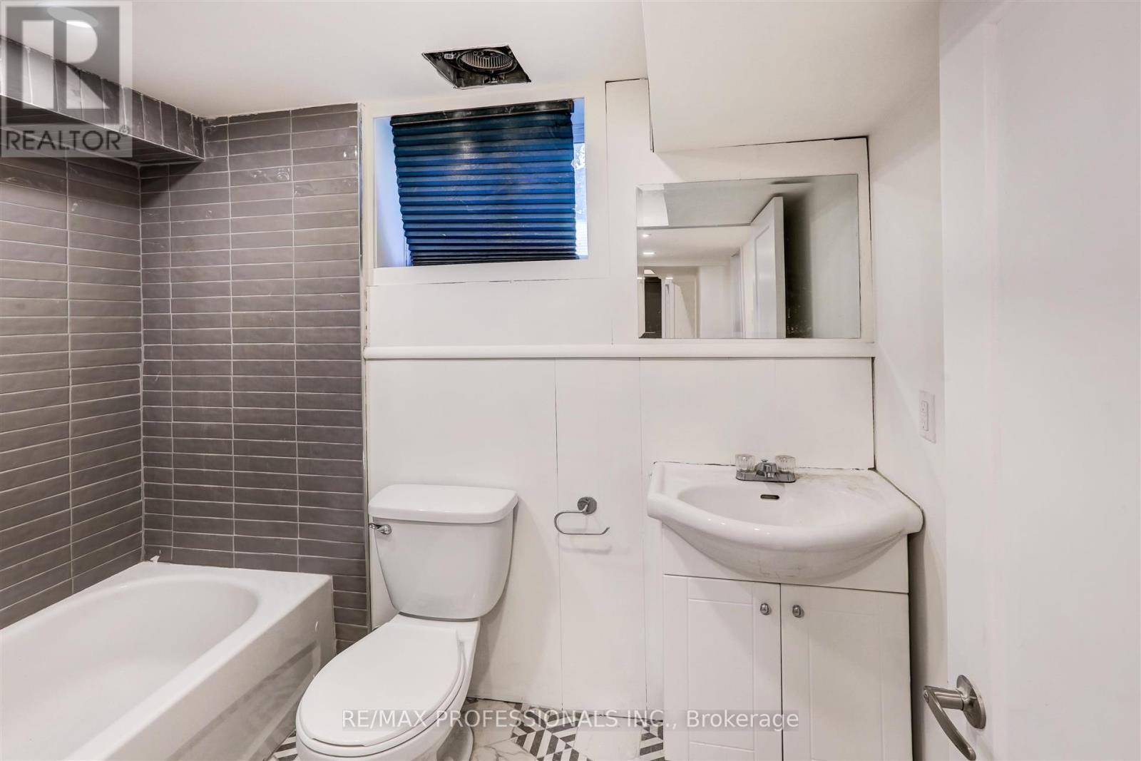 Bsmt - 24 Chryessa Avenue, Toronto (Rockcliffe-Smythe), Ontario  M6N 4T5 - Photo 6 - W12507926