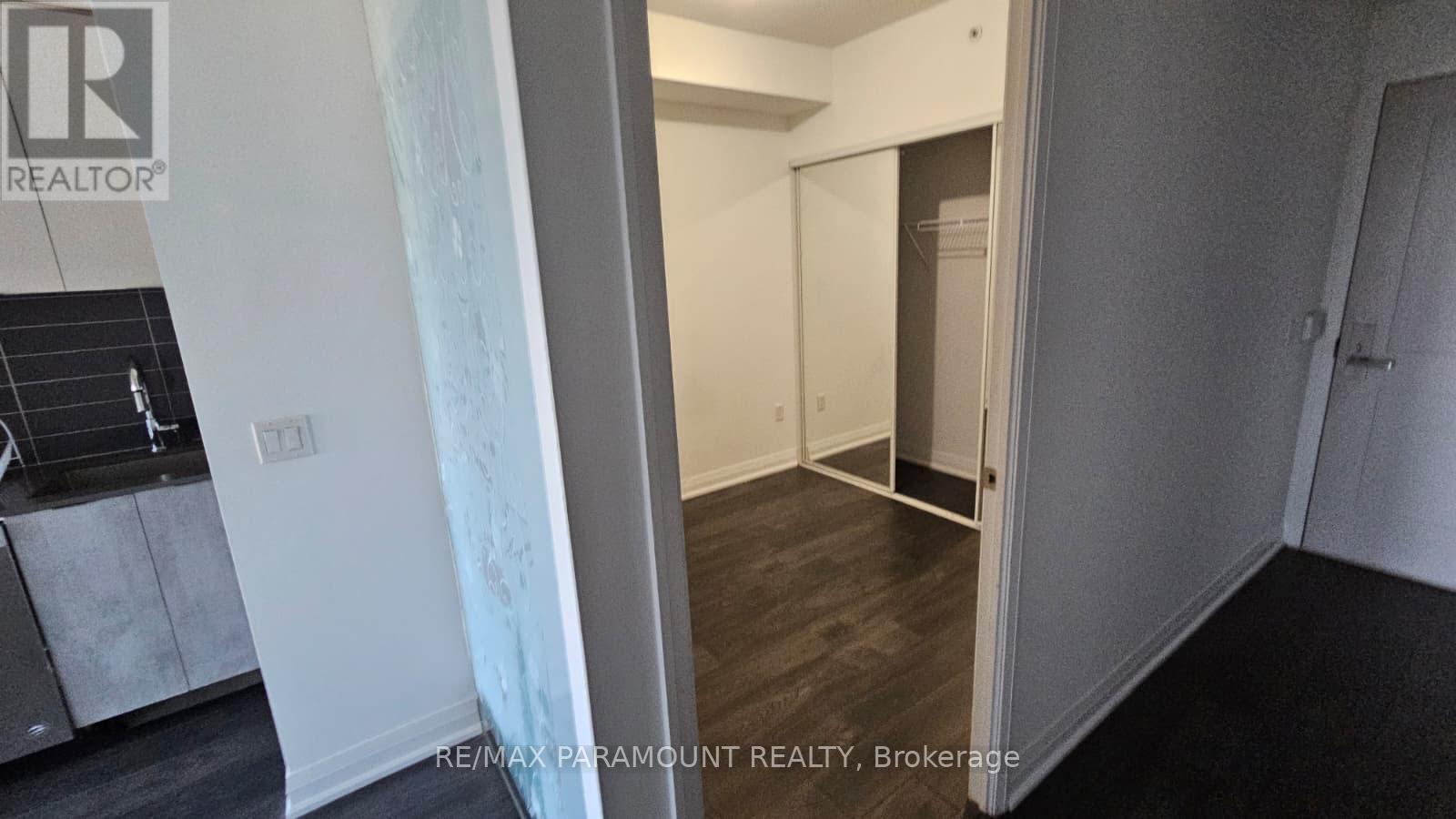 714 - 10 Gibbs Road, Toronto, Ontario  M9B 0E2 - Photo 4 - W12507944