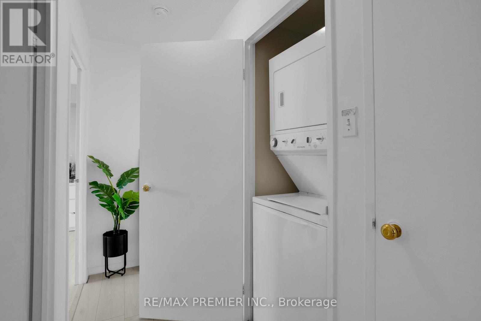 505 - 8 Lisa Street, Brampton, Ontario  L6T 4S6 - Photo 12 - W12507950