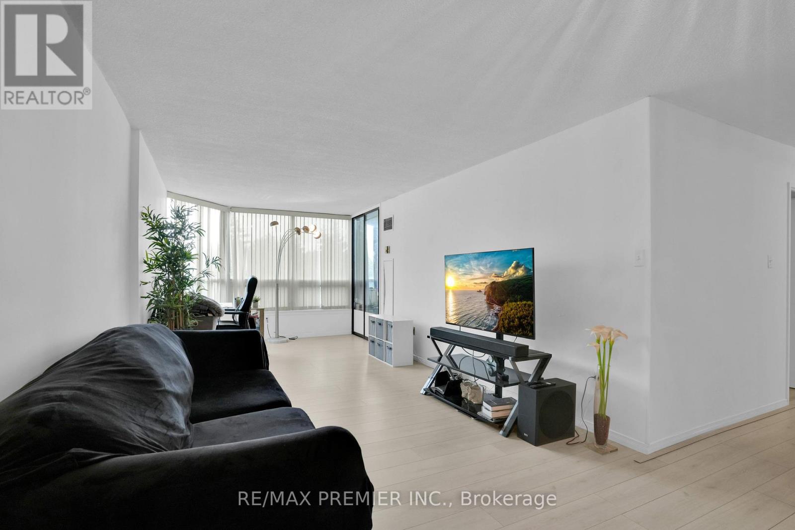 505 - 8 Lisa Street, Brampton, Ontario  L6T 4S6 - Photo 9 - W12507950