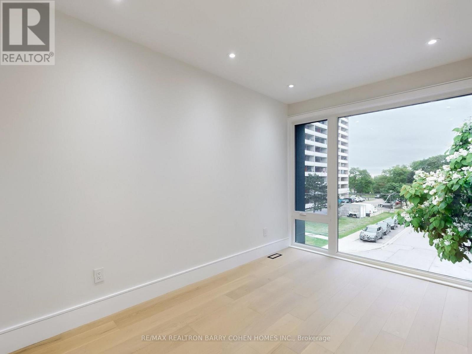 112 Newcastle Street, Toronto, Ontario  M8Z 1C8 - Photo 18 - W12507954