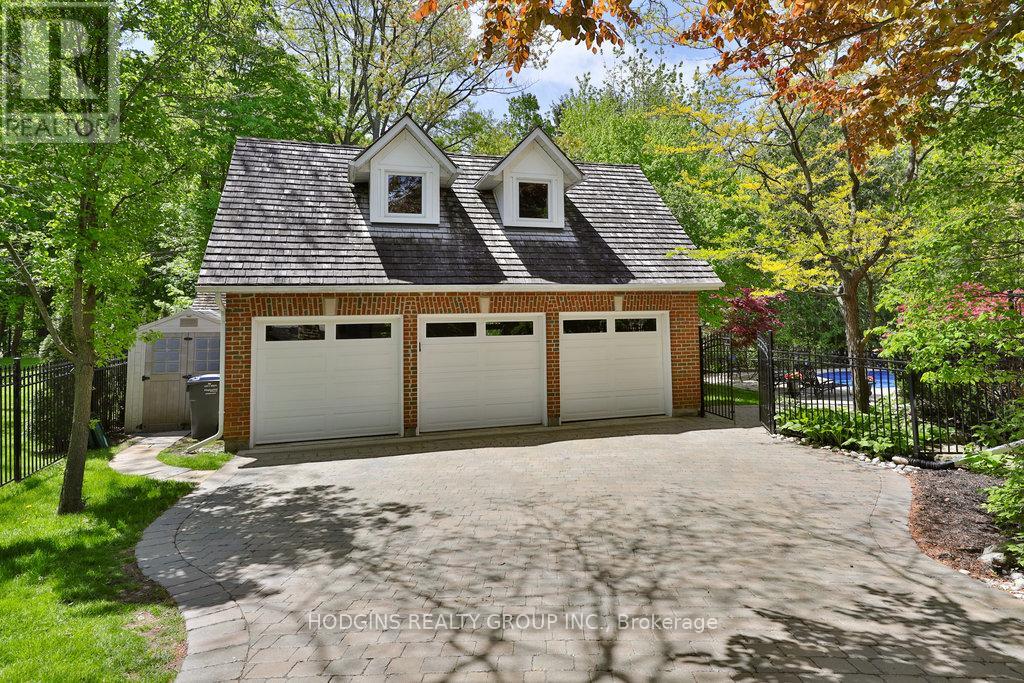 3264 Barchester Court, Mississauga, Ontario  L5L 5Z1 - Photo 4 - W12507960