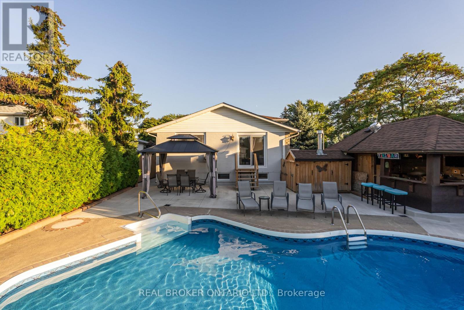 13 Pine Tree Crescent, Brampton, Ontario  L6W 1C7 - Photo 38 - W12507994