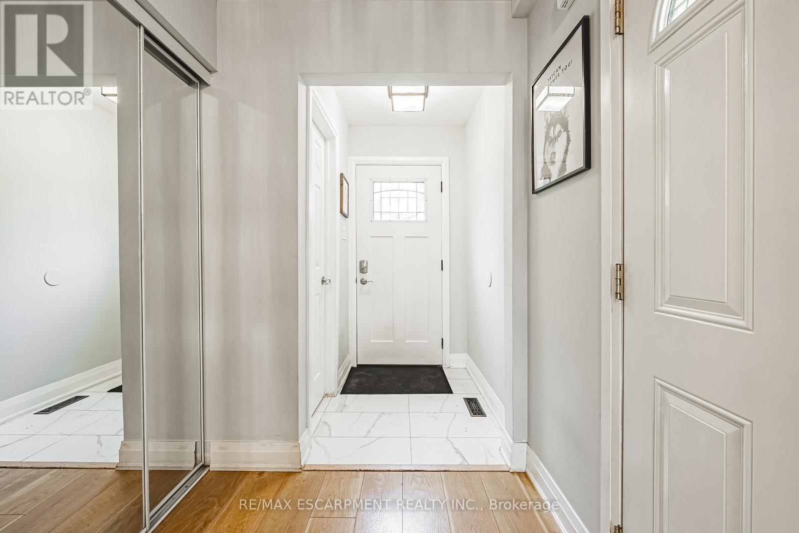 5 - 4201 Longmoor Drive, Burlington, Ontario  L7L 5J9 - Photo 4 - W12507998