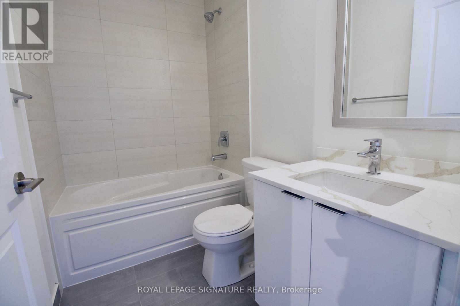 1105 - 15 Watergarden Drive, Mississauga, Ontario  L5R 0H4 - Photo 2 - W12508008