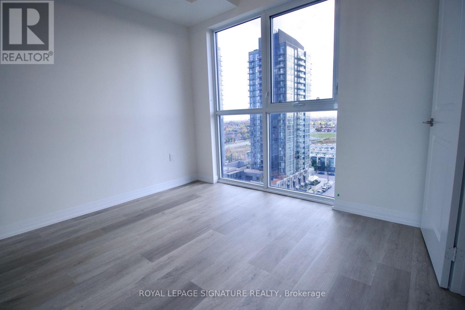 1105 - 15 Watergarden Drive, Mississauga, Ontario  L5R 0H4 - Photo 20 - W12508008