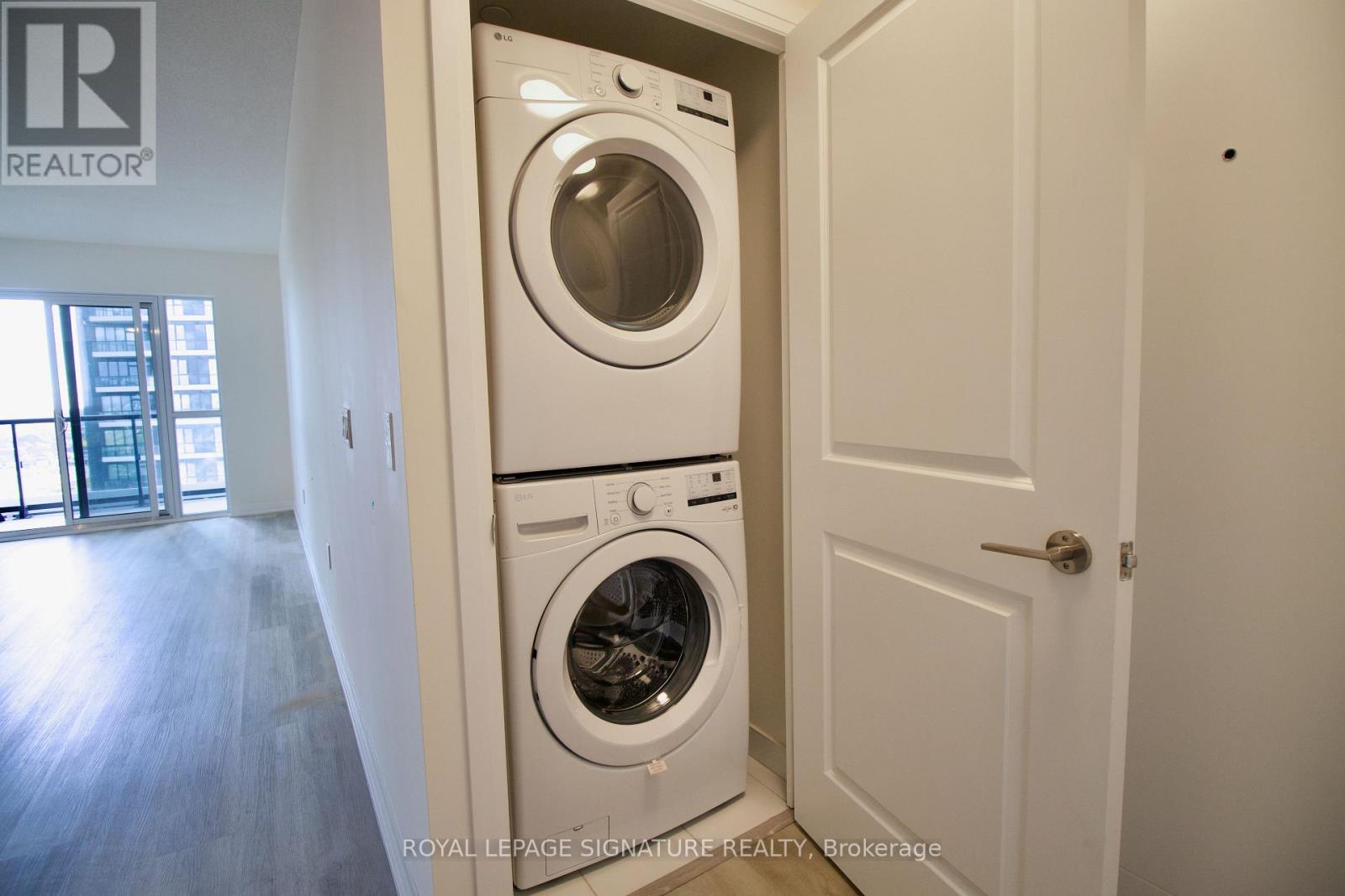 1105 - 15 Watergarden Drive, Mississauga, Ontario  L5R 0H4 - Photo 28 - W12508008