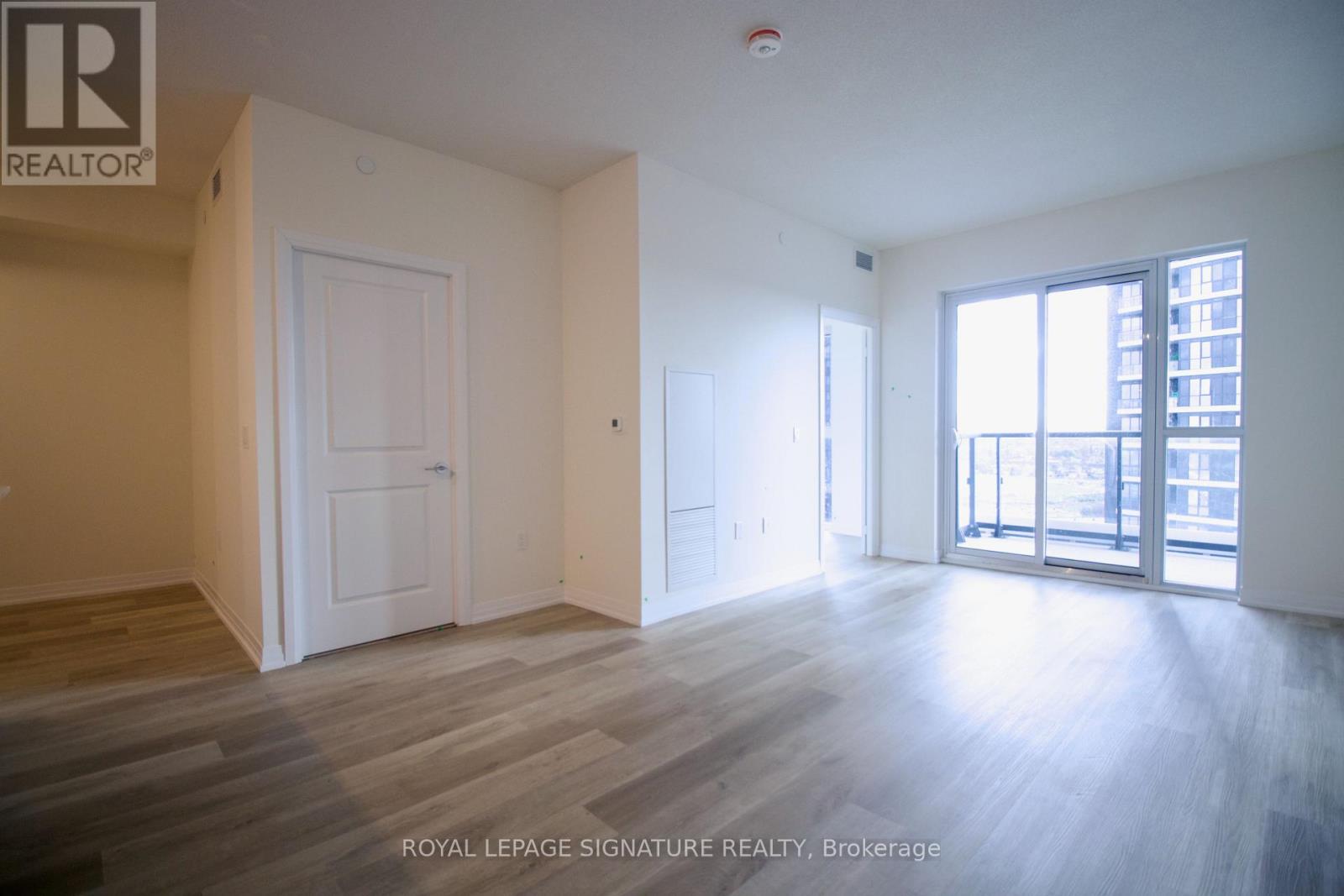 1105 - 15 Watergarden Drive, Mississauga, Ontario  L5R 0H4 - Photo 8 - W12508008