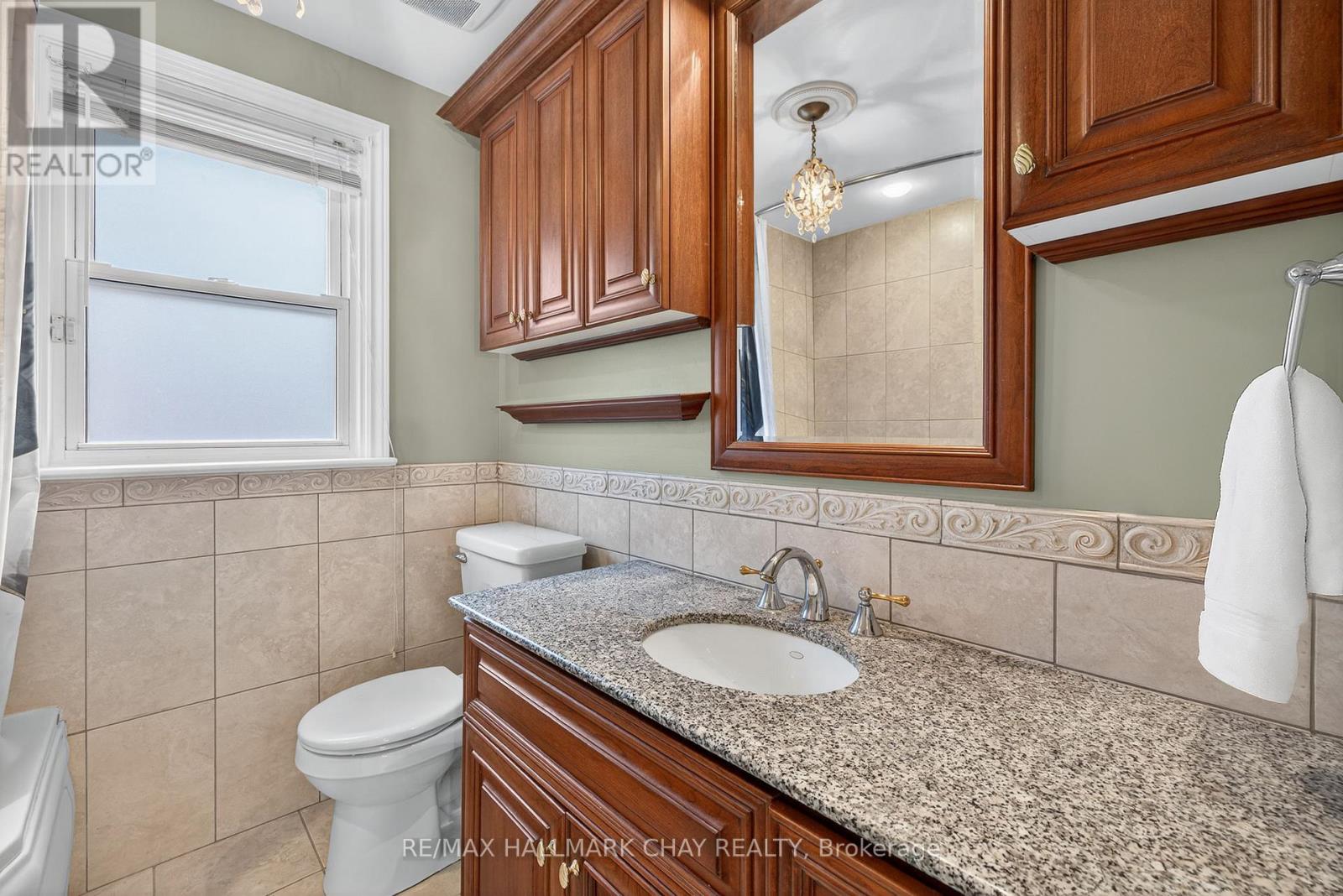 33 Mill Street S, Brampton, Ontario  L6Y 1S7 - Photo 10 - W12508050