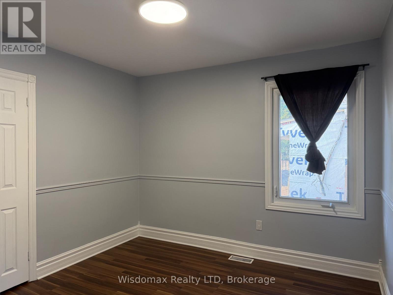 25 Ted Street, St. Catharines, Ontario L2N 1E6 - Photo 6 - X12500262