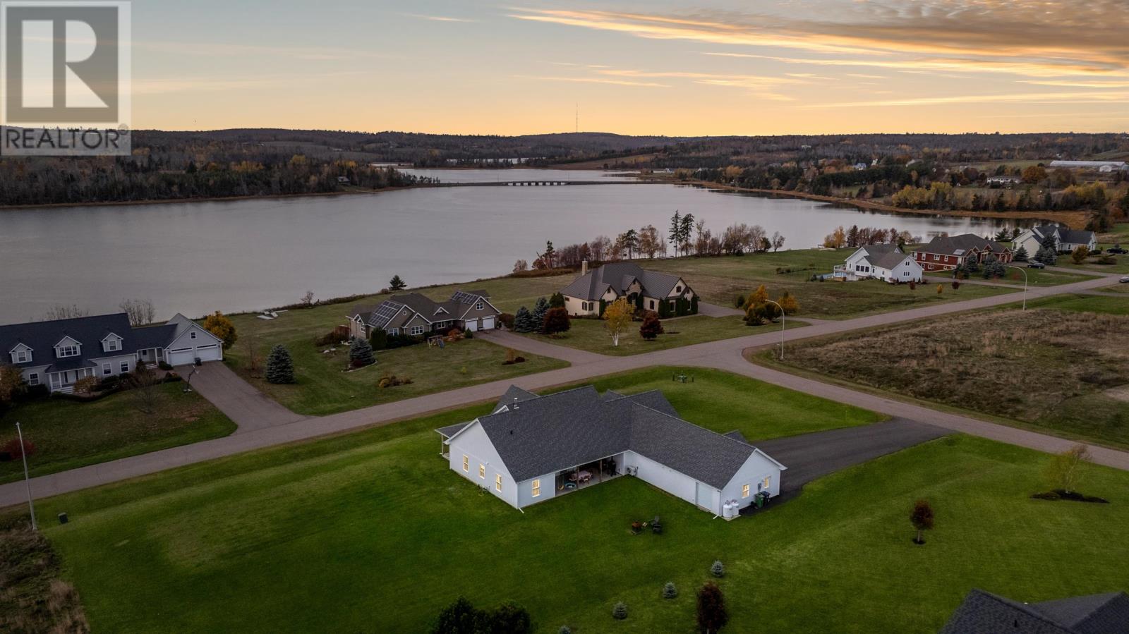 8 Macneill Avenue, Clyde River, Prince Edward Island  C0A 1H1 - Photo 3 - 202527257