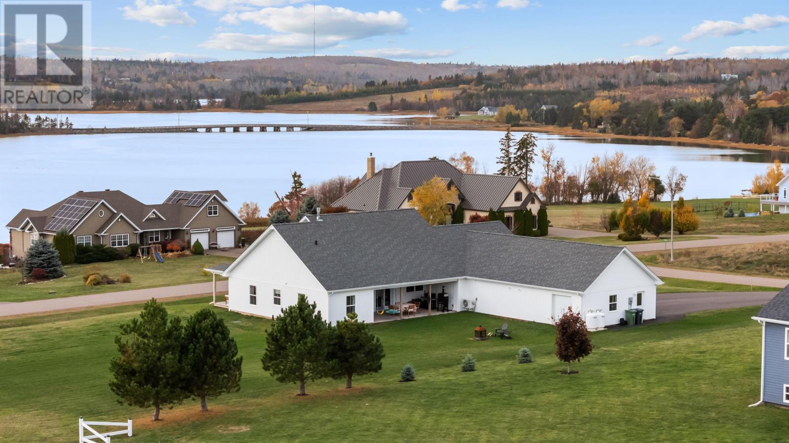 8 Macneill Avenue, Clyde River, Prince Edward Island  C0A 1H1 - Photo 4 - 202527257