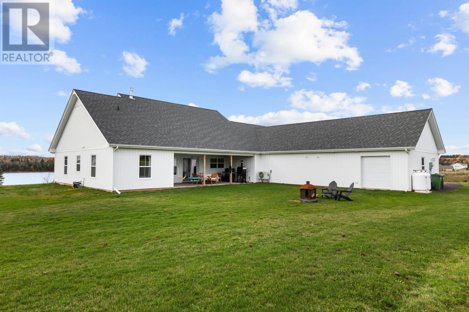 8 Macneill Avenue, Clyde River, Prince Edward Island  C0A 1H1 - Photo 8 - 202527257