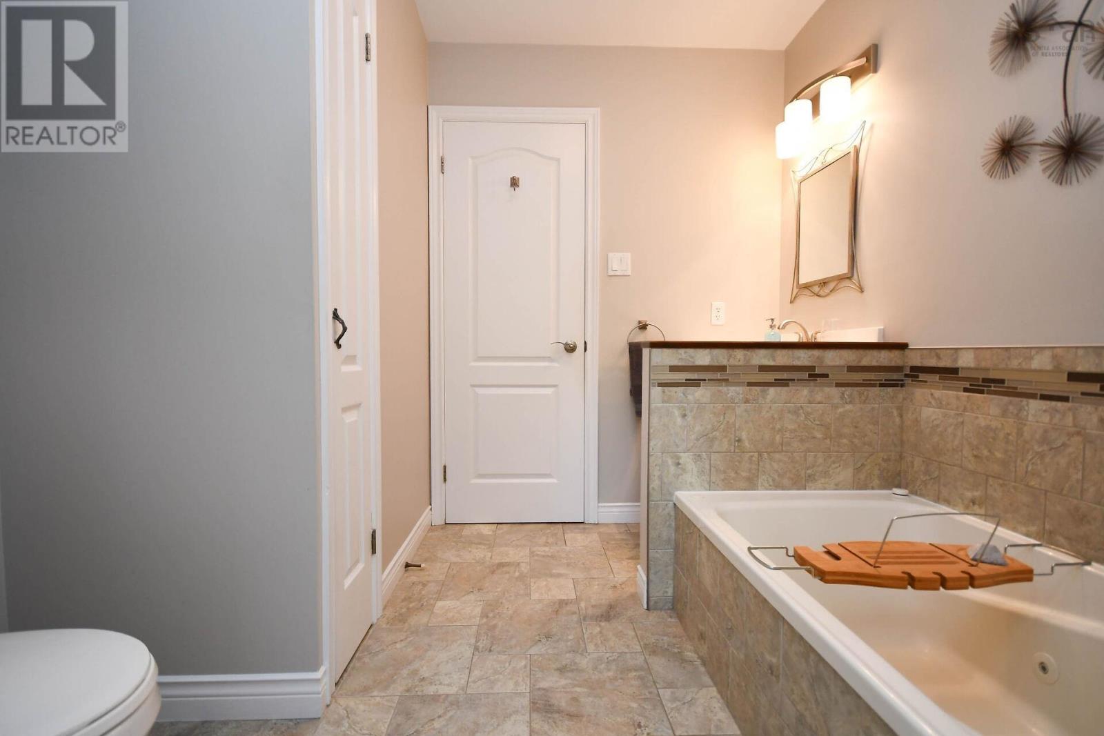 31 Barry Crescent, Herring Cove, Nova Scotia  B3R 2L7 - Photo 23 - 202519013