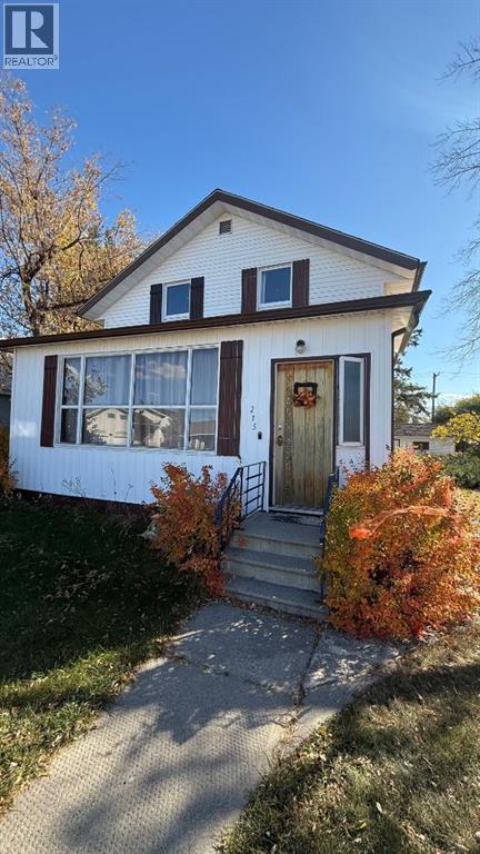 215 5 Avenue W, Hanna, Alberta  T0J 1P0 - Photo 2 - A2263668