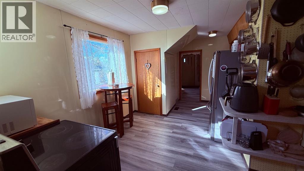 215 5 Avenue W, Hanna, Alberta  T0J 1P0 - Photo 14 - A2263668