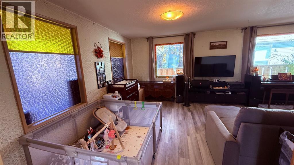 215 5 Avenue W, Hanna, Alberta  T0J 1P0 - Photo 8 - A2263668