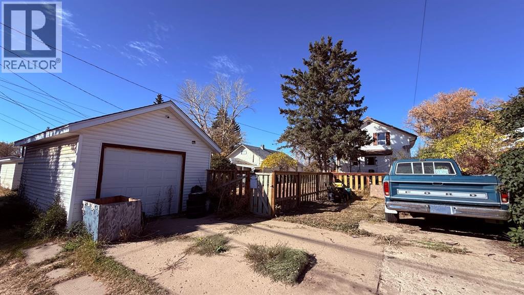 215 5 Avenue W, Hanna, Alberta  T0J 1P0 - Photo 38 - A2263668