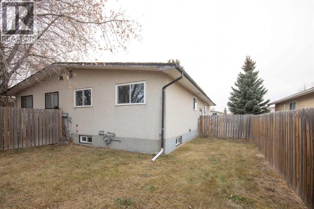 40 Wells Street, Red Deer, Alberta  T4N 5Y3 - Photo 5 - A2268634