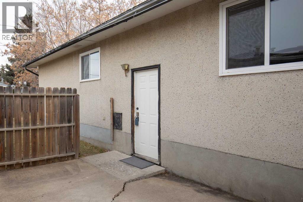 40 Wells Street, Red Deer, Alberta  T4N 5Y3 - Photo 4 - A2268634