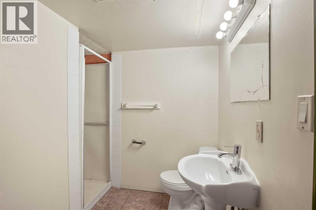 40 Wells Street, Red Deer, Alberta  T4N 5Y3 - Photo 27 - A2268634