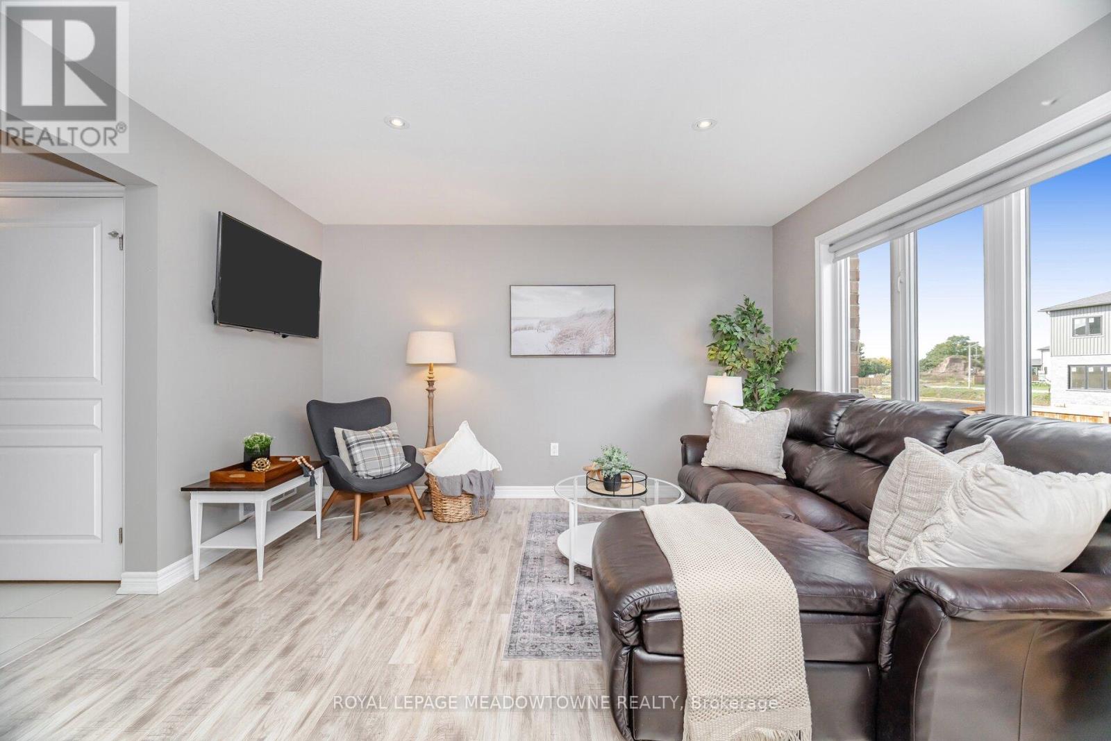 6338 Shapton Crescent, Niagara Falls, Ontario  L2H 0L9 - Photo 15 - X12507774