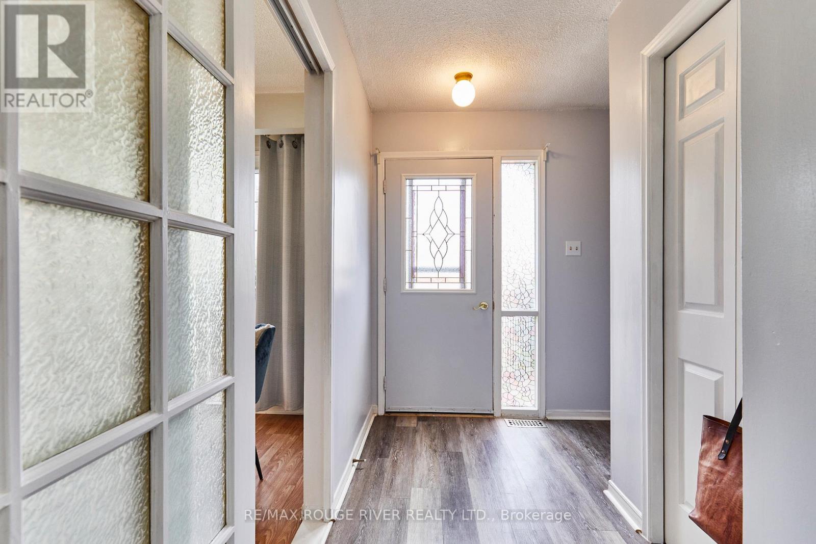 607 Carlisle Street, Cobourg, Ontario  K9A 4Y4 - Photo 5 - X12507778