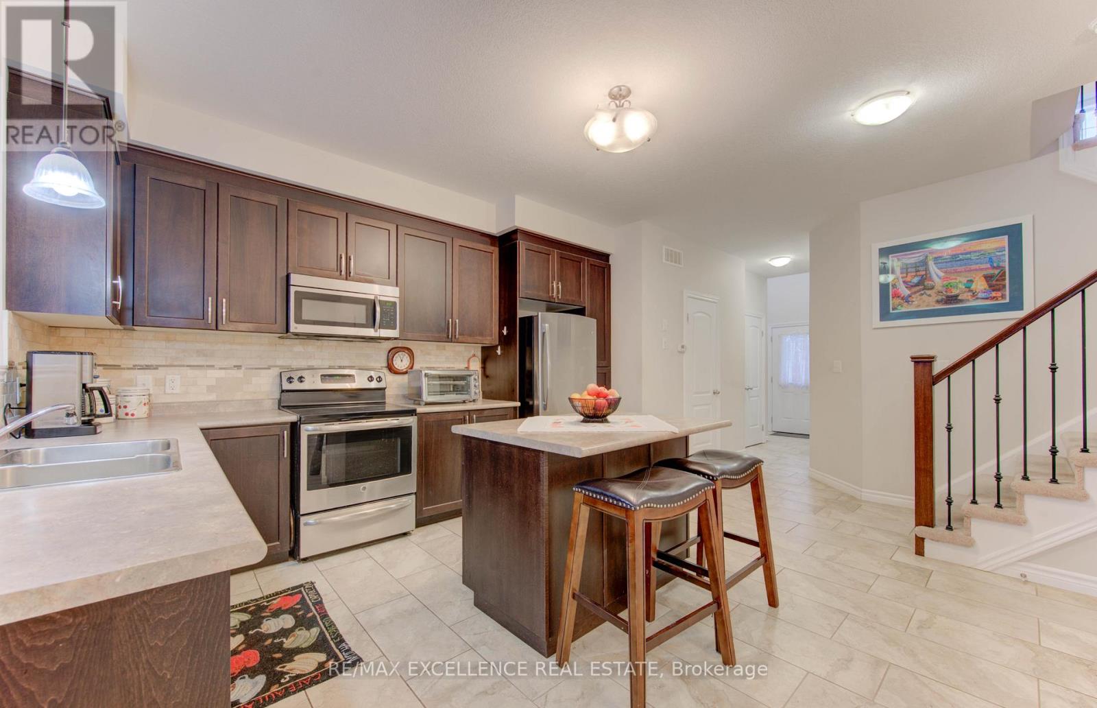 295 Steepleridge Street, Kitchener, Ontario  N2P 0B4 - Photo 10 - X12507780