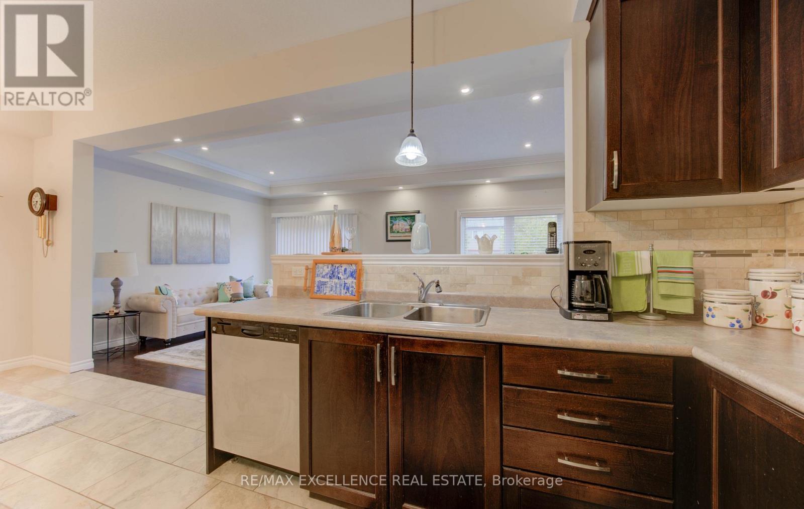 295 Steepleridge Street, Kitchener, Ontario  N2P 0B4 - Photo 14 - X12507780