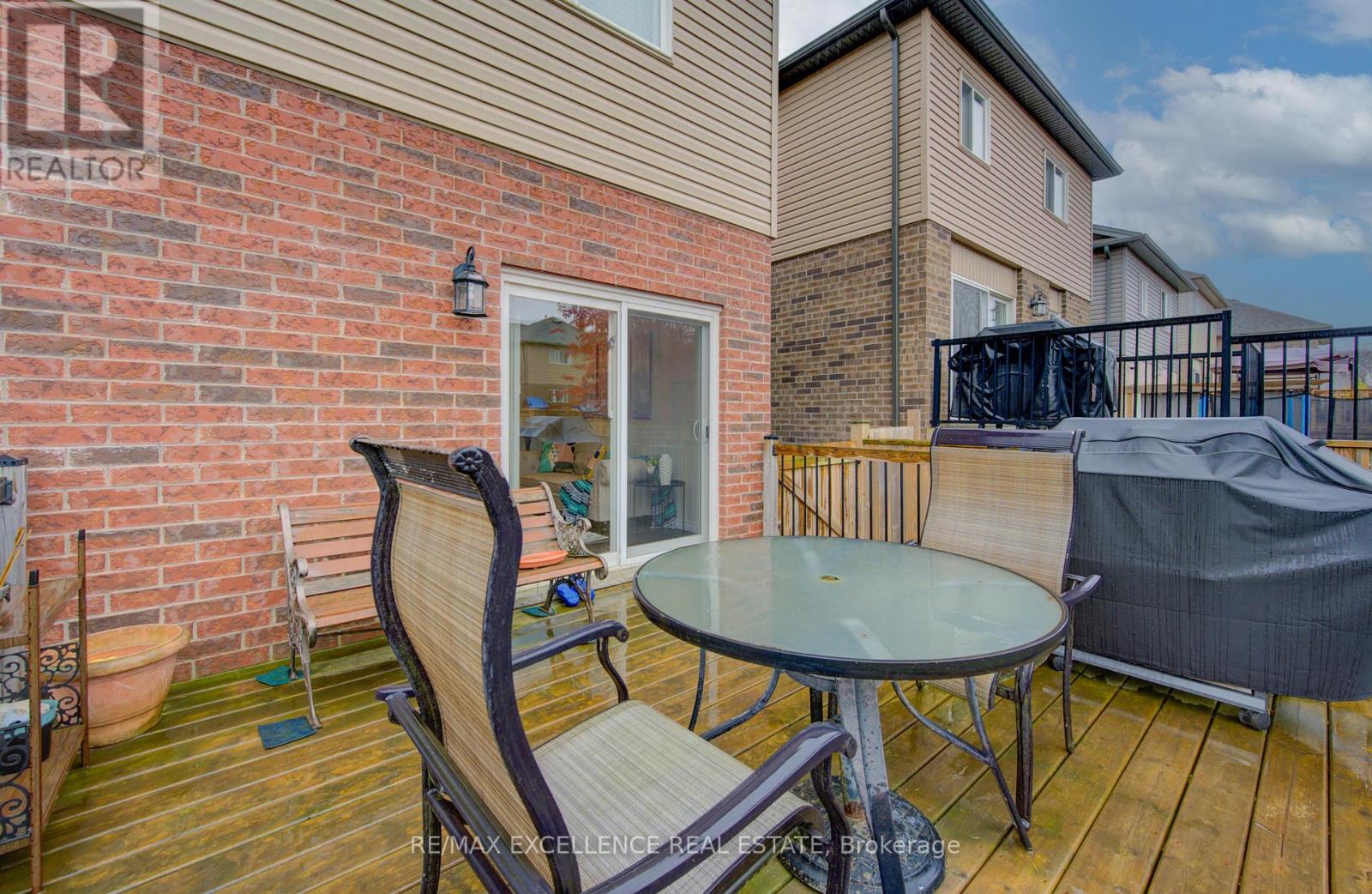 295 Steepleridge Street, Kitchener, Ontario  N2P 0B4 - Photo 39 - X12507780