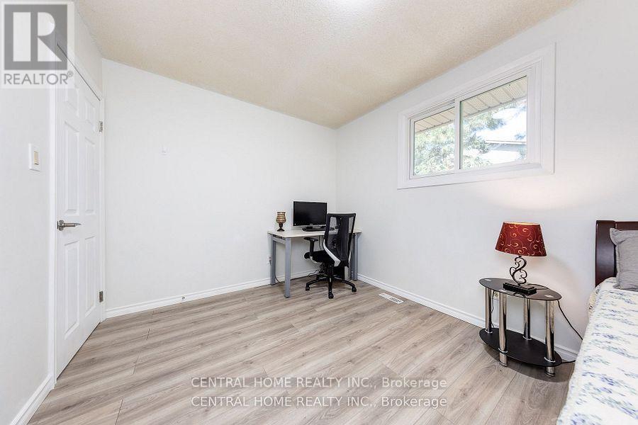 92 Pinemeadow Crescent, Waterloo, Ontario  N2T 1A7 - Photo 16 - X12507862