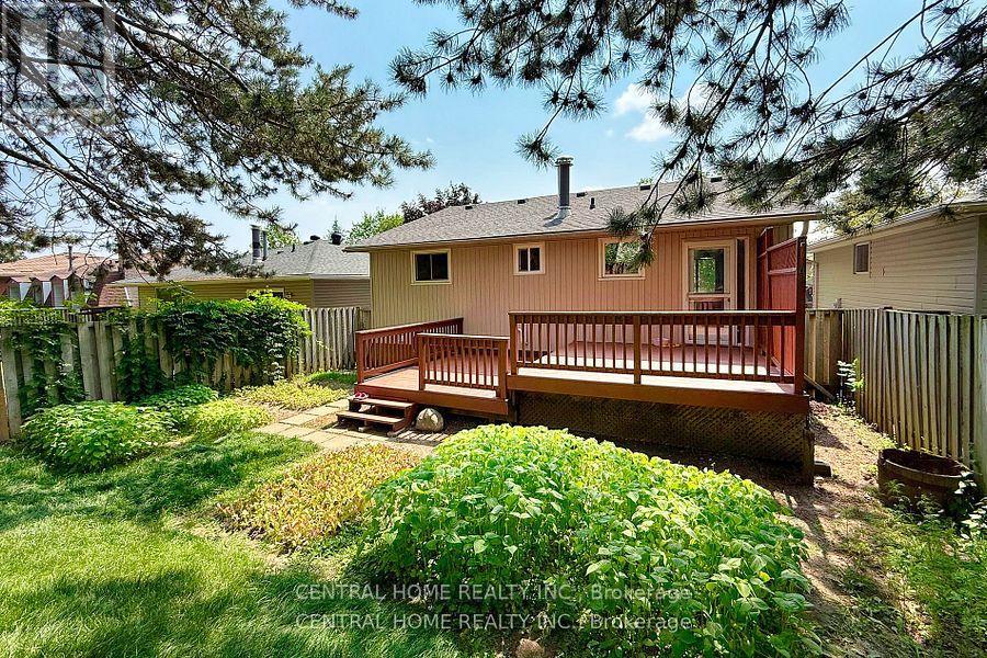 92 Pinemeadow Crescent, Waterloo, Ontario  N2T 1A7 - Photo 23 - X12507862