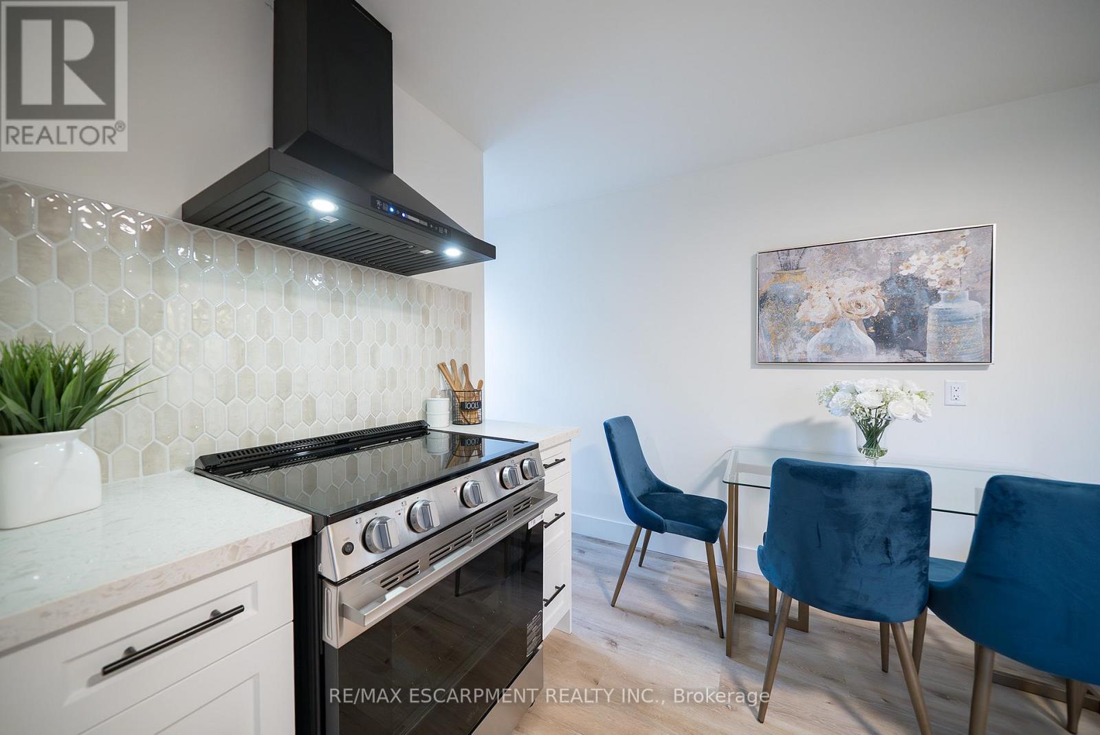 37 Rowanwood Avenue, Brantford, Ontario  N3S 7C1 - Photo 10 - X12508006