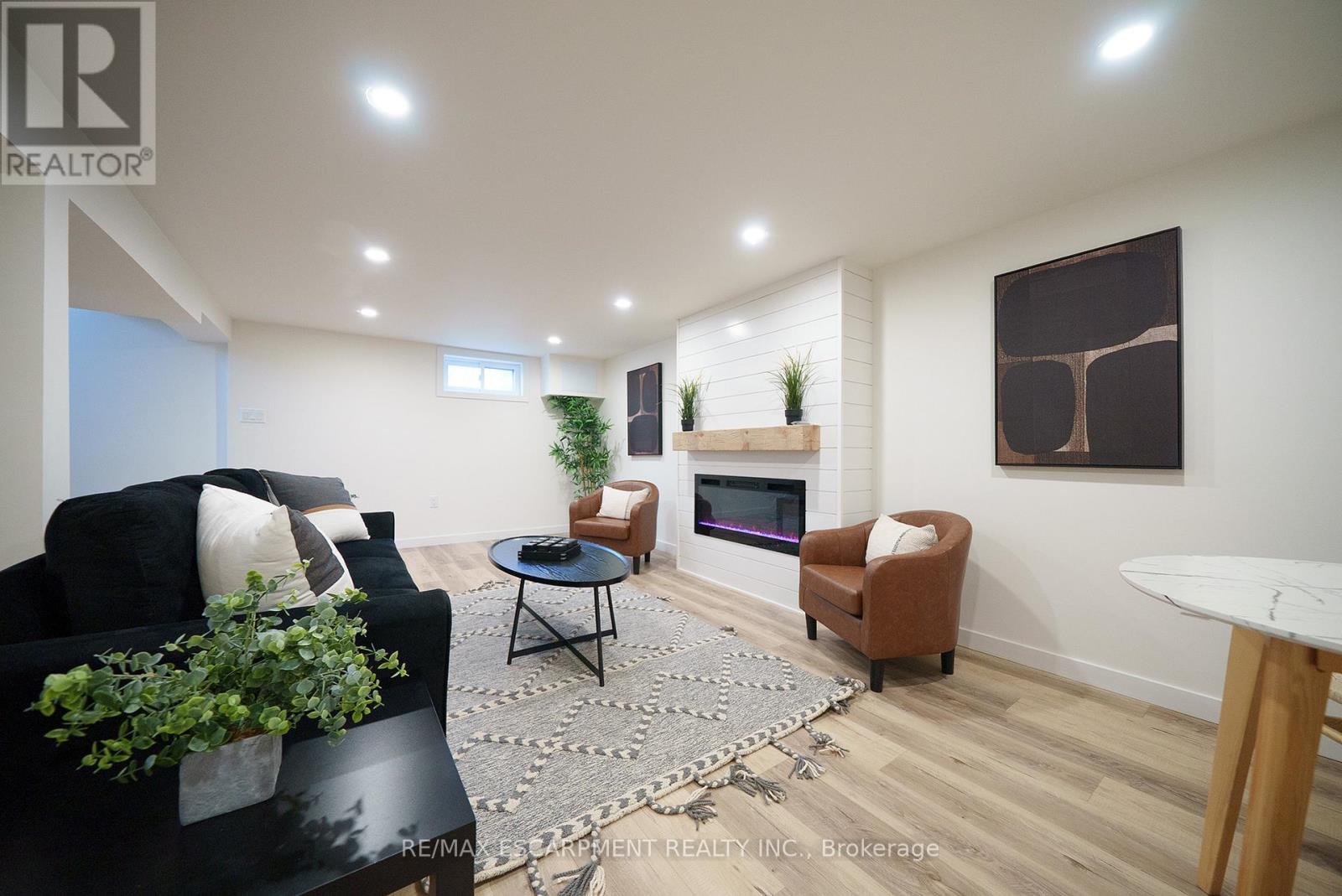 37 Rowanwood Avenue, Brantford, Ontario  N3S 7C1 - Photo 22 - X12508006