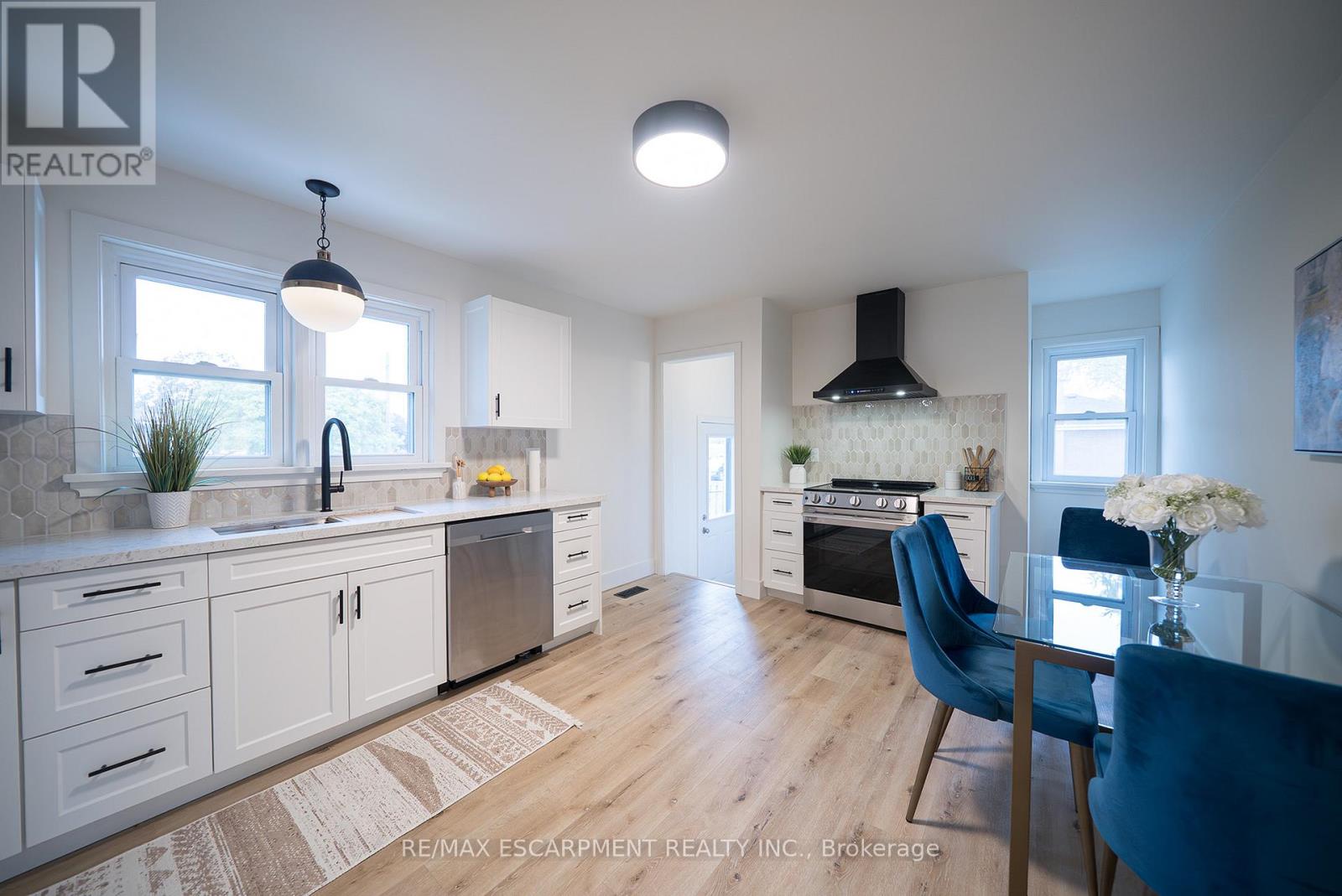 37 Rowanwood Avenue, Brantford, Ontario  N3S 7C1 - Photo 7 - X12508006