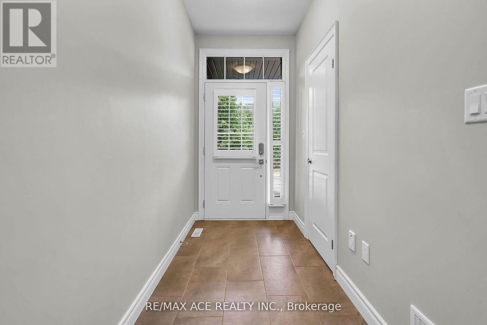 72 - 2235 Blackwater Road, London North, Ontario  N5X 0L8 - Photo 4 - X12508036