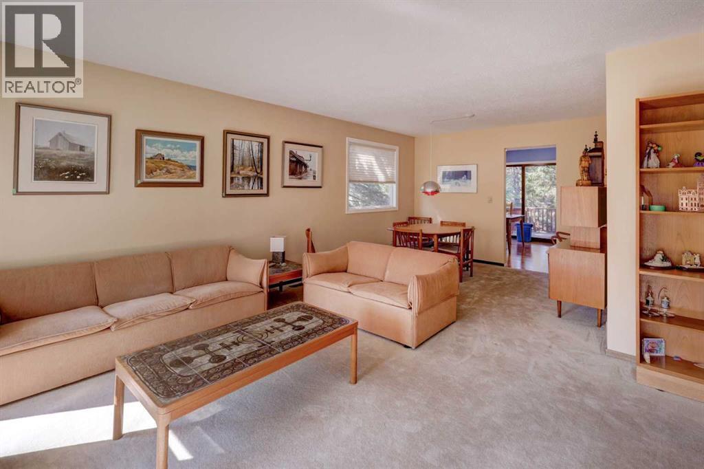 5601 Dalcastle Hill Nw, Calgary, Alberta  T3A 2A2 - Photo 11 - A2251238