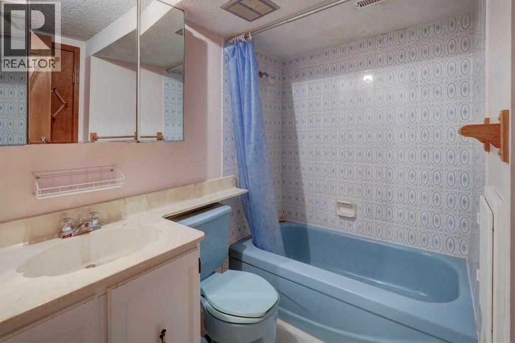 5601 Dalcastle Hill Nw, Calgary, Alberta  T3A 2A2 - Photo 35 - A2251238