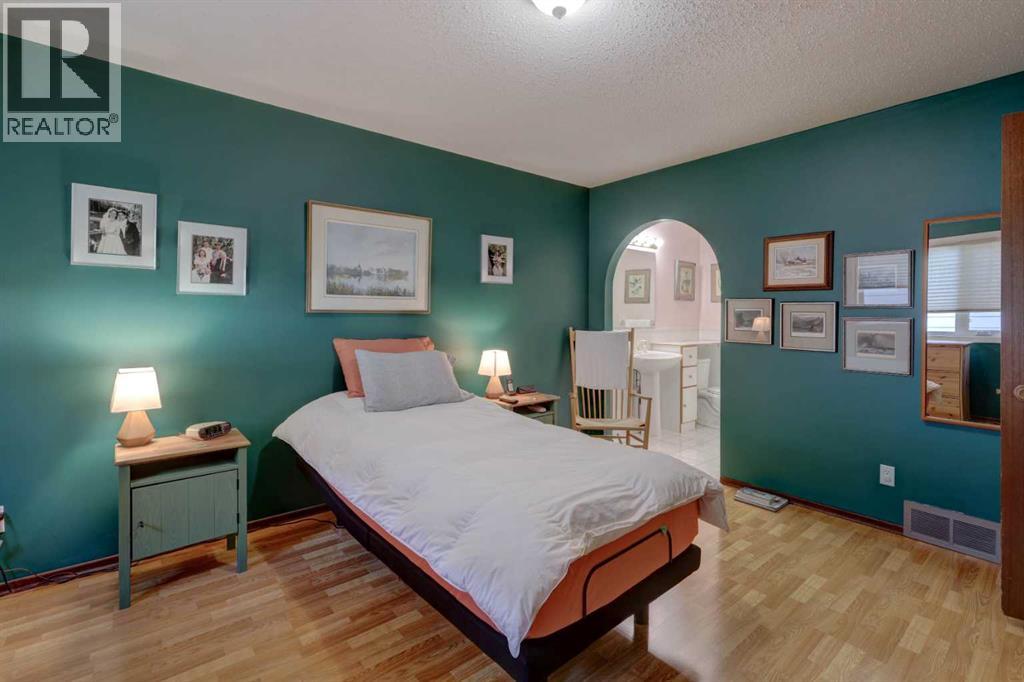 5601 Dalcastle Hill Nw, Calgary, Alberta  T3A 2A2 - Photo 17 - A2251238