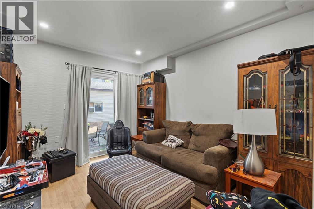 15 Mccormick Street, Welland, Ontario  L3C 4L8 - Photo 25 - 40785504