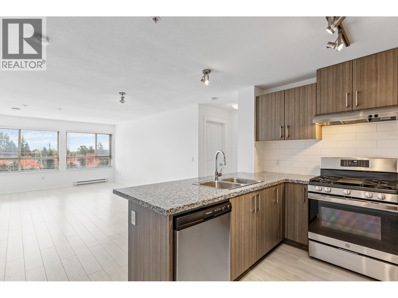 305 3156 Dayanee Springs Boulevard, Coquitlam, British Columbia  V3E 0B7 - Photo 6 - R3044925