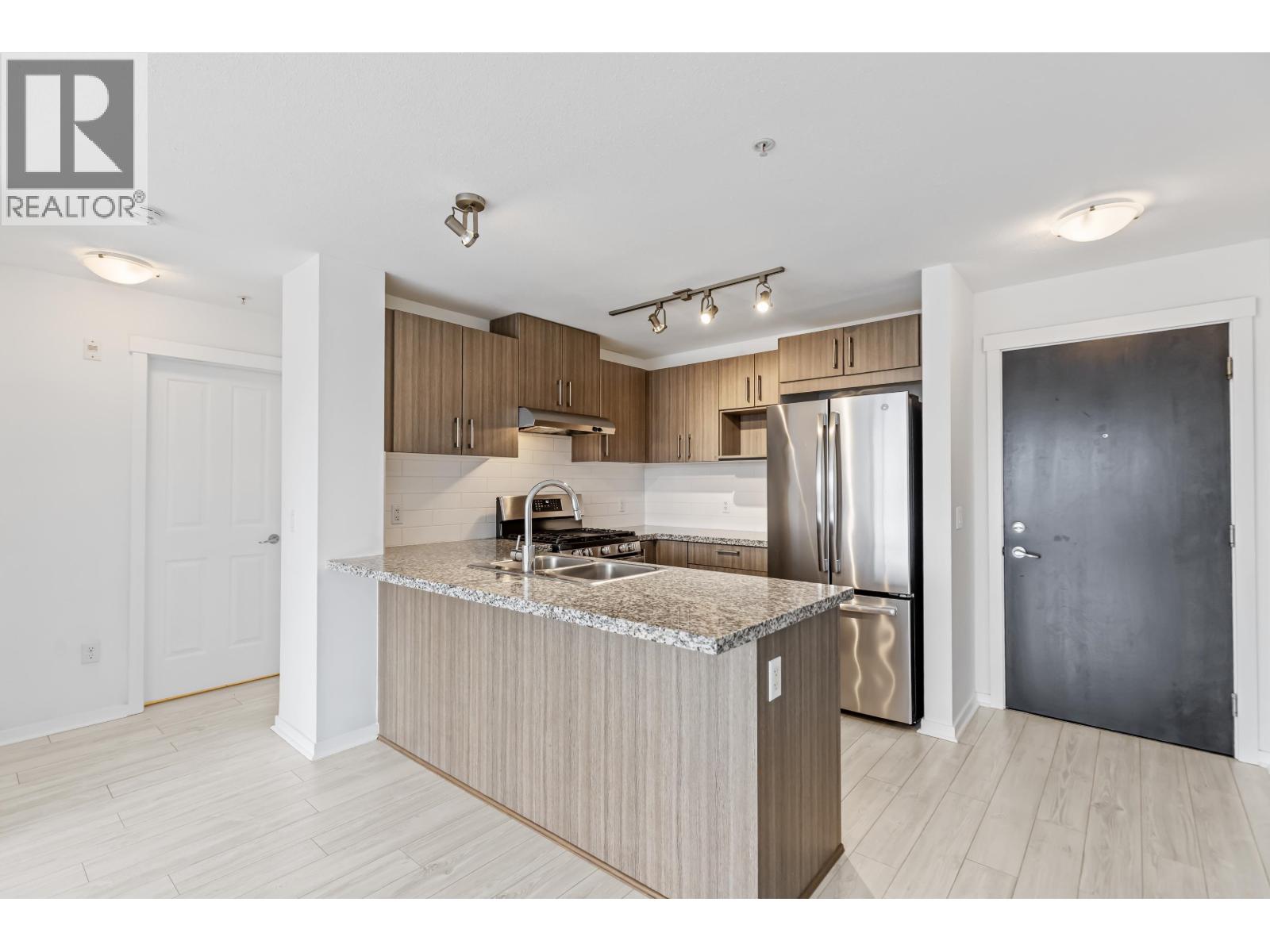 305 3156 Dayanee Springs Boulevard, Coquitlam, British Columbia  V3E 0B7 - Photo 8 - R3044925