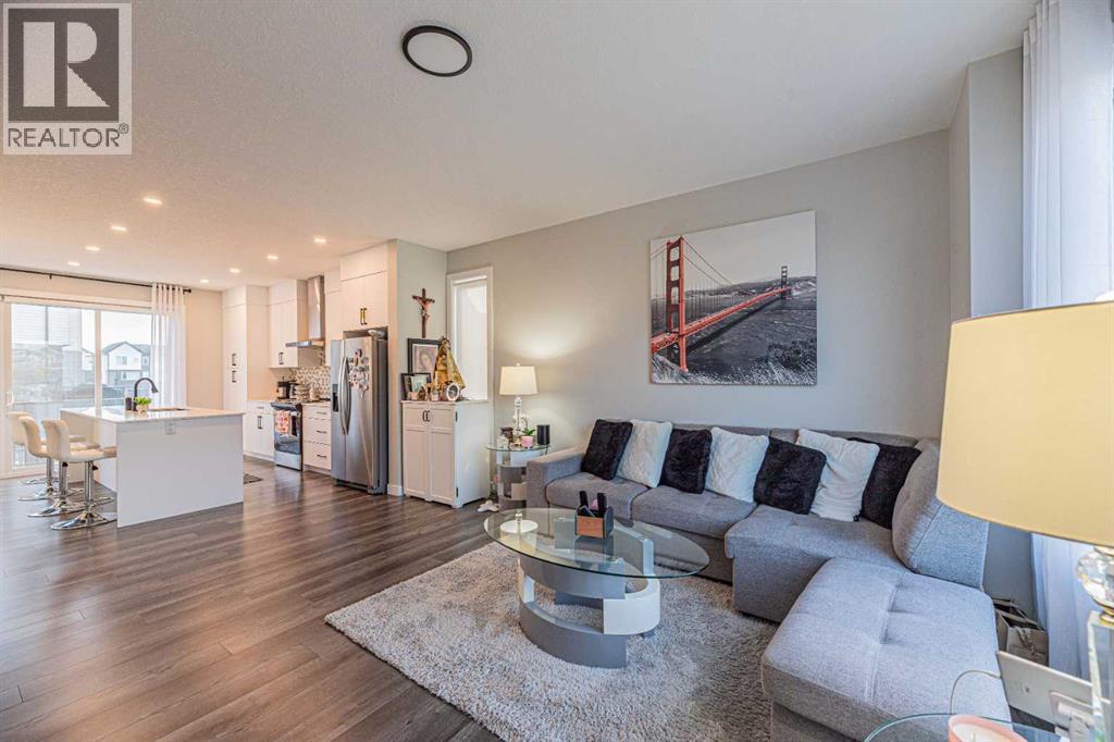 71 Skyview Ranch Avenue Ne, Calgary, Alberta T3N 1Y8 - Photo 4 - A2260788